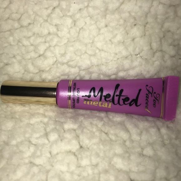 Too Faced Melted metal liquid lip!! - Picture 1 of 1